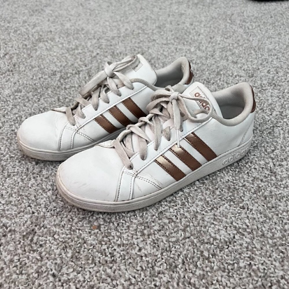 Adidas White Lace Up Gold Stripes Casual Sneakers US 6​​​​​​​​​​​​​​​​​​​​